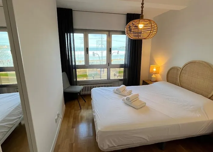 El Balcon De San Lorenzo * خيخون